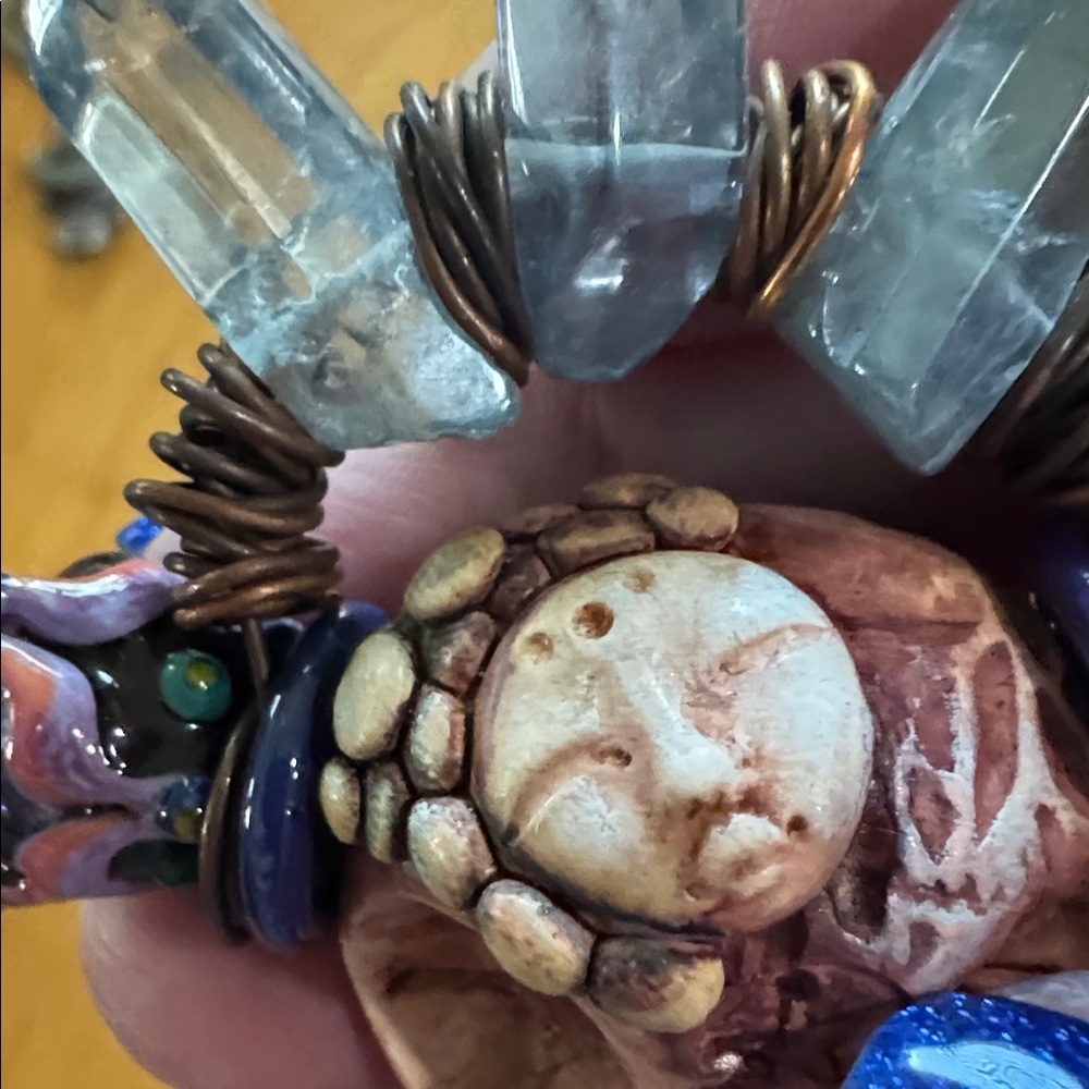 Artisan Raven crown Pendant - Picture 4 of 4